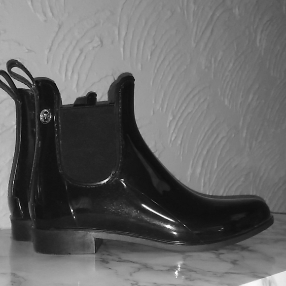 MICHAEL Michael Kors Shoes - MK Black rain boots